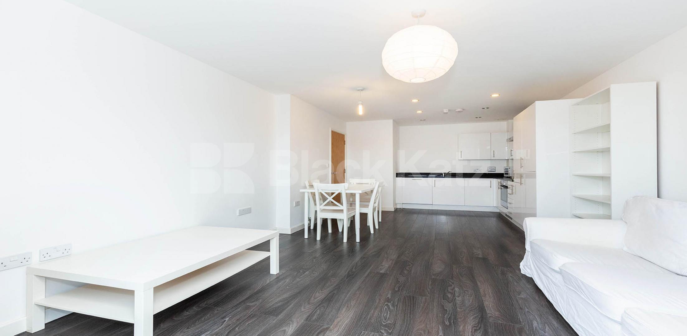 Contemporary large one bed minute to tube and shops   New Clocktower Place, Caledonian Road